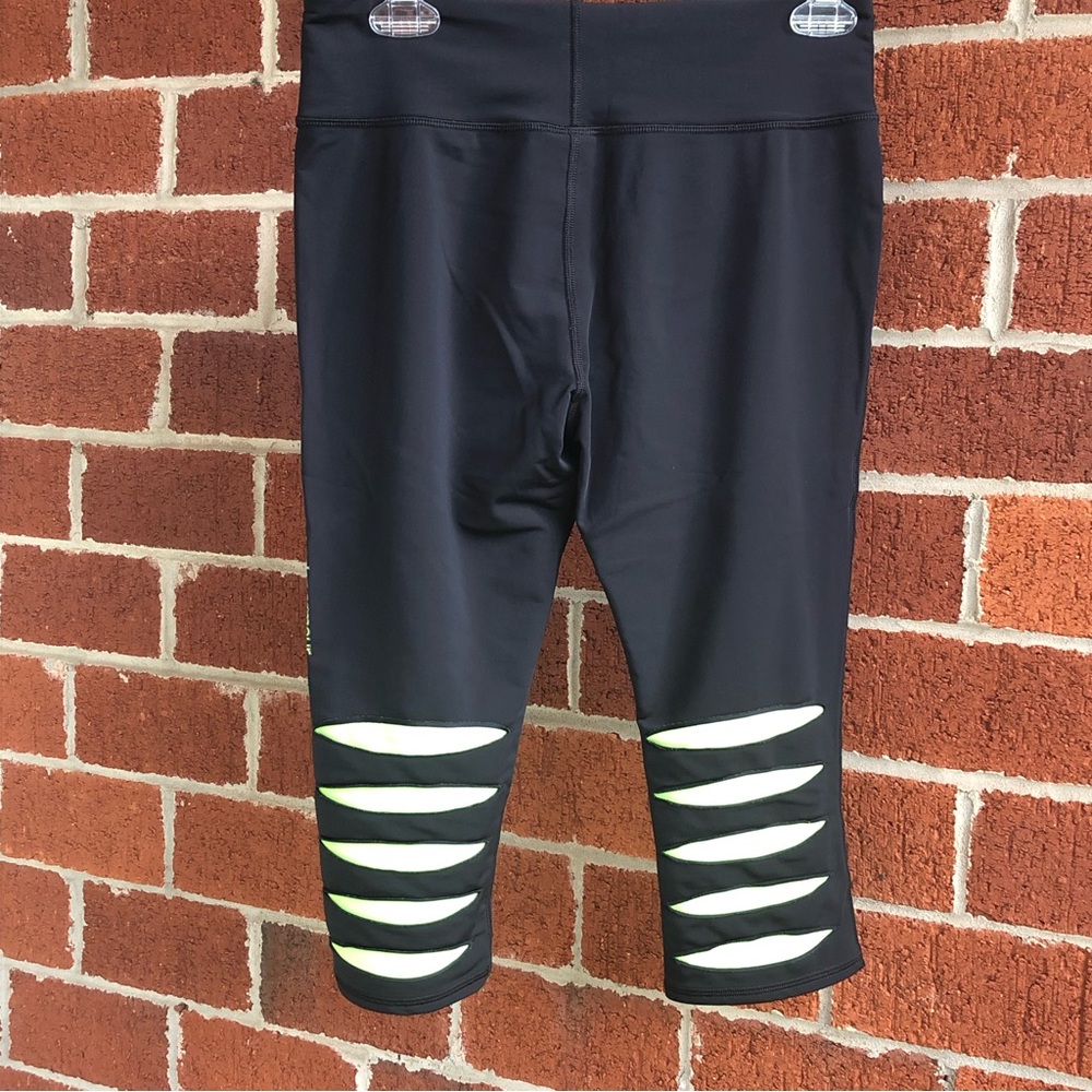 Under Armor Capri workout pants Black & Neon Green Size M —#022 - Picture 4 of 9